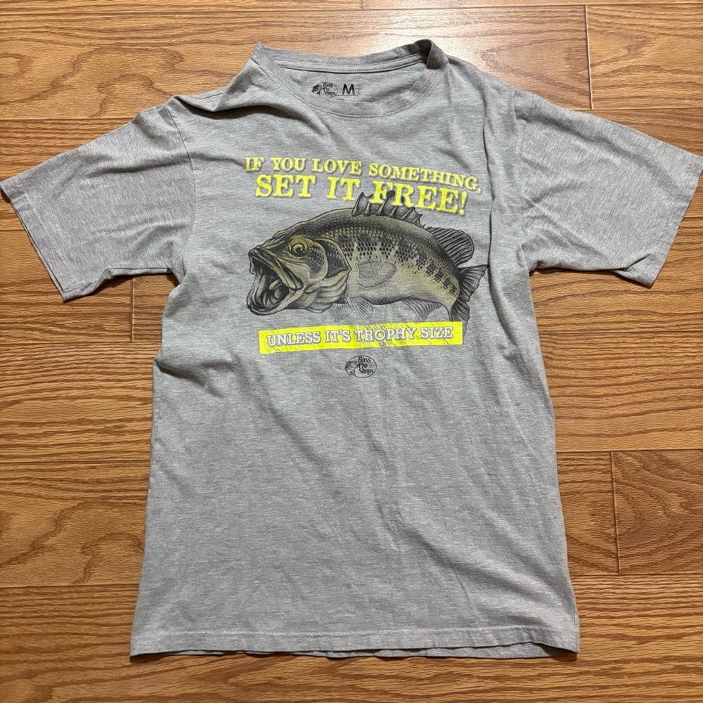 Bass Pro Shops Funny Novelty Fishing Outdoor Shirt Medium